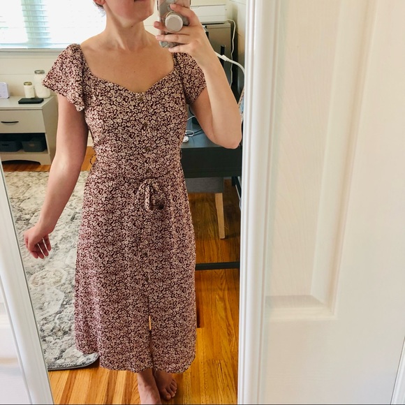 Monteau Dresses & Skirts - Monteau Red Floral Dress